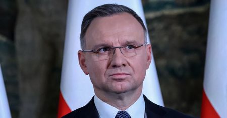 Duda traci przez PiS. Surowa ocena w najnowszym sondażu