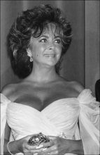 [wideo] Wystawa kolekcji biżuterii Elizabeth Taylor