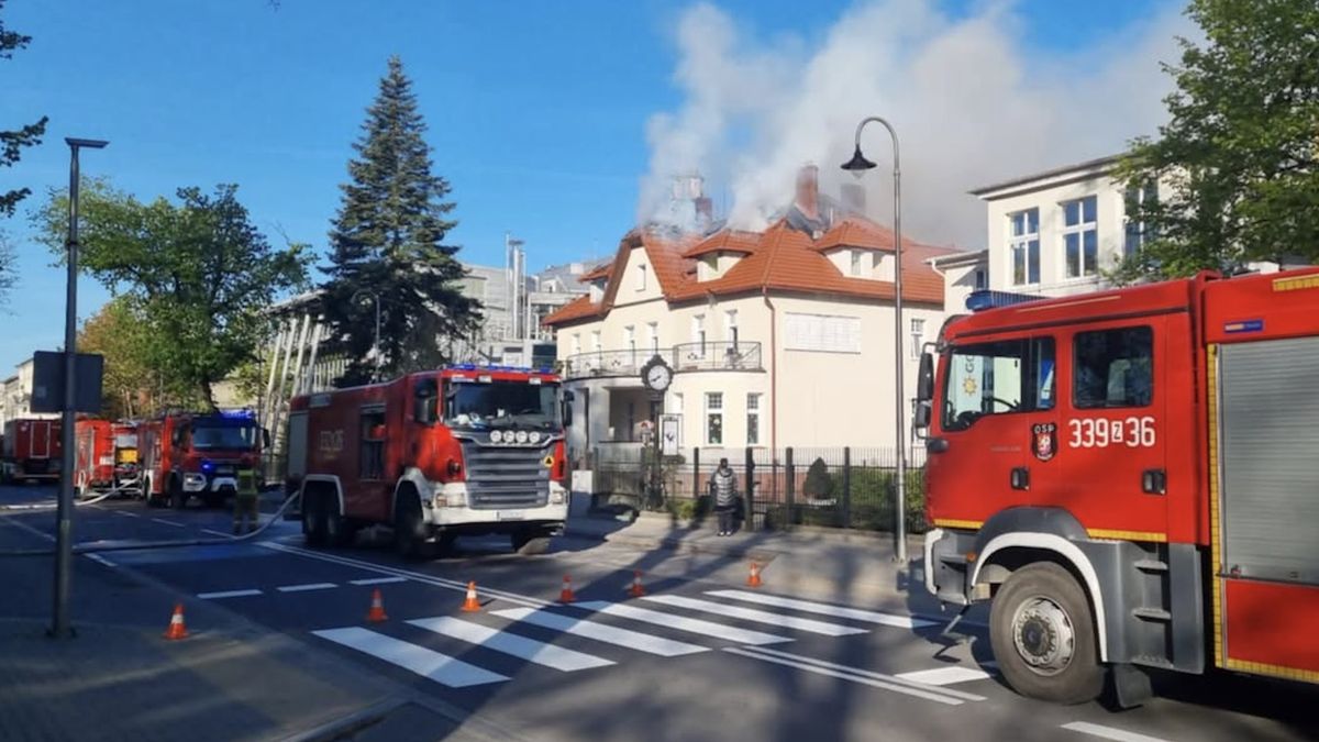 Policyjny patrol zauważył ogień w budynku przy
