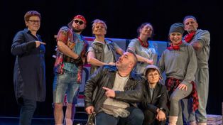 Stalowa Wola: Komplet publiczności na premierze sztuki "Dziób w Dziób"