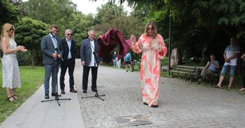 Koszalin: Ewa Błachnio kolejną gwiazdą kabaretu uhonorowaną w Alei Gwiazd