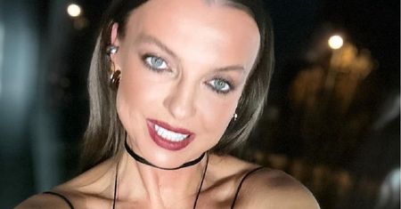 Stylizacja jak z okładki. Rajstopy zagrały pierwsze skrzypce