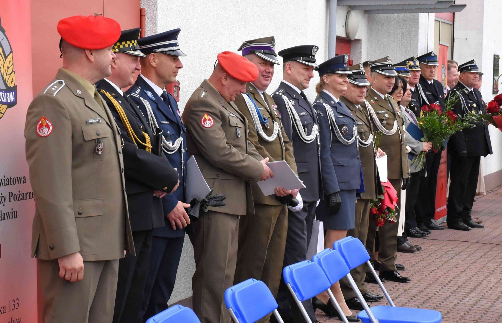 22. 05. 2025. Dzień Strażaka w Komendzie Powiatowej Państwowej Straży Pożarnej w Inowrocławiu. Wyróżniający się strażacy otrzymali akty nominowania na wyższe stopnie służbowe. Wyróżniono ich odznaczeniami i nagrodami. Przedstawicielom władz samorządowych z terenu powiatu inowrocławskiego oraz jednostkom OSP wręczono medale oraz dyplomy z okazji 30-lecia Krajowego Systemu Ratowniczo-Gaśniczego
Fot. Dominik Fijałkowski/Polska Press
