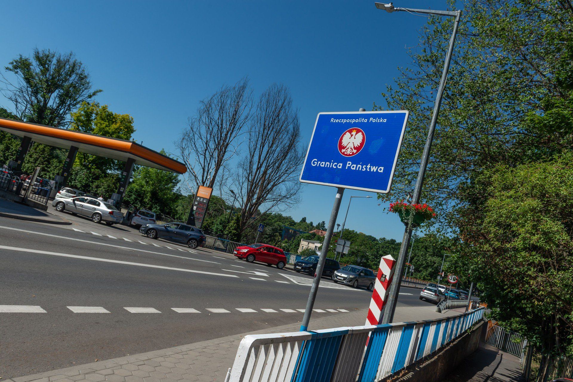 W razie wystąpienia poważnych utrudnień na granicy, z pomocą kierowcom mają ruszyć służby starosty zgorzeleckiego.