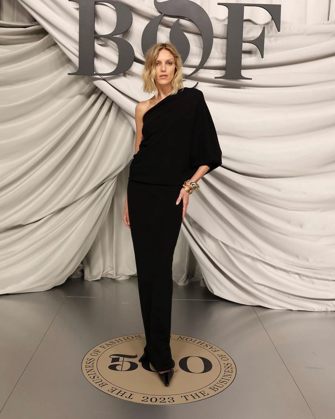 Anja Rubik na Fashion Week w Paryżu 2023
