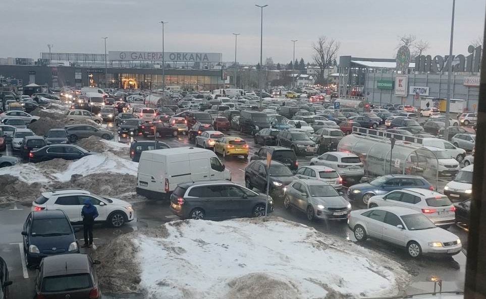 Sytuacja na parkingu Kaufland i OBI przy ul. Orkana