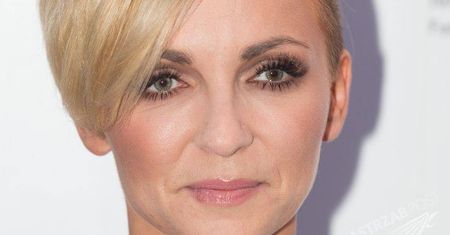 Anna Wyszkoni w dwuczęściowej stylizacji. Odsłoniła zgrabny brzuch [zdjęcia]