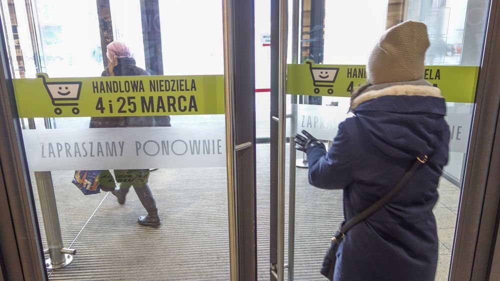 Za nami dwie niedziele z zakazem handlu. W kolejną, 25 marca, zakupy zrobimy bez problemu.