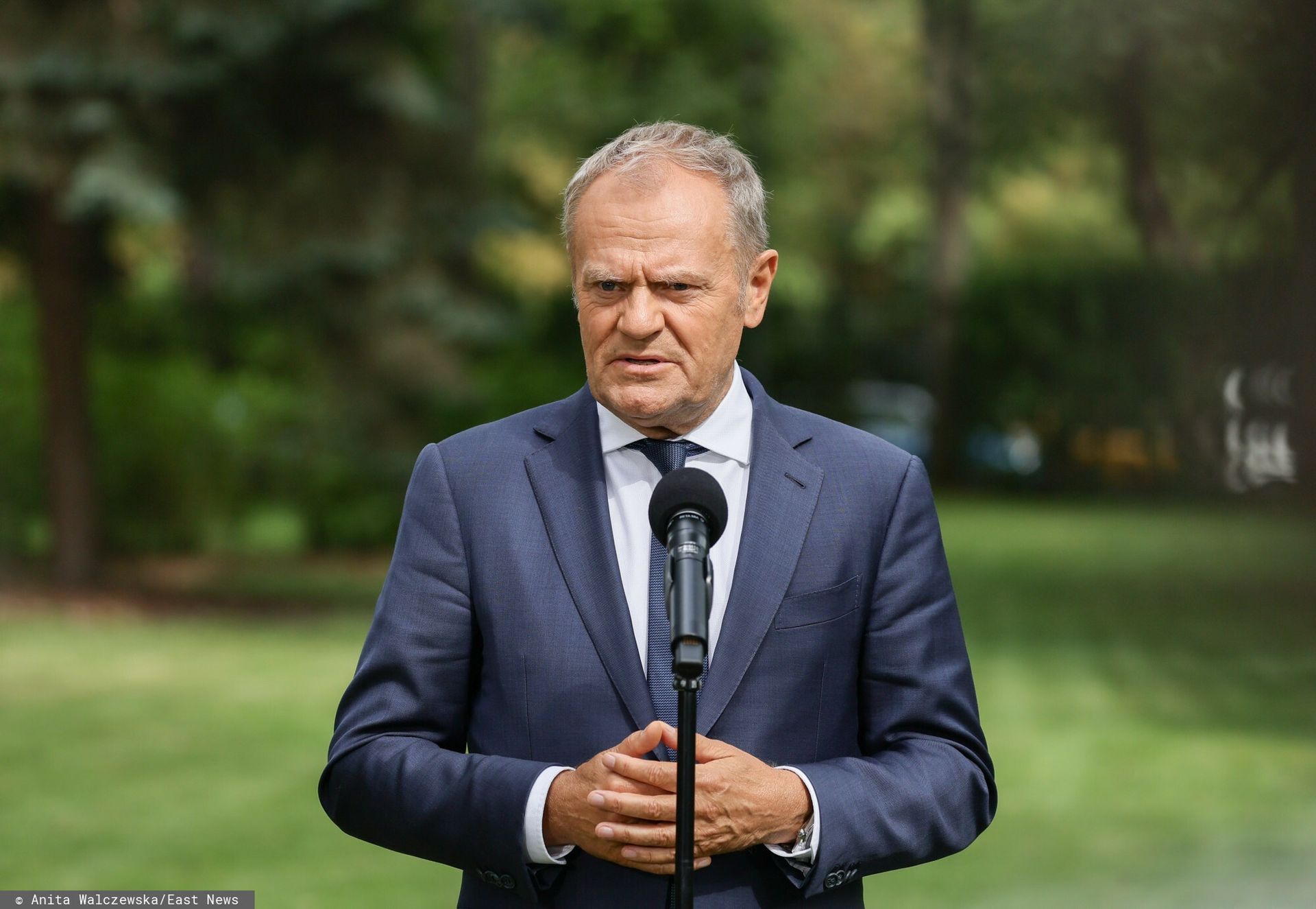 Tusk dosadnie o aferze ws. powodzian. Mówi o wstydzie