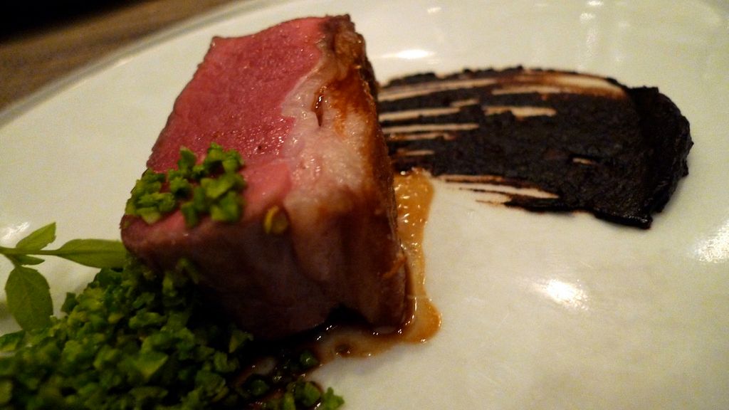 Opiekany comber z jagnięciny australijskiej (samo mięso)