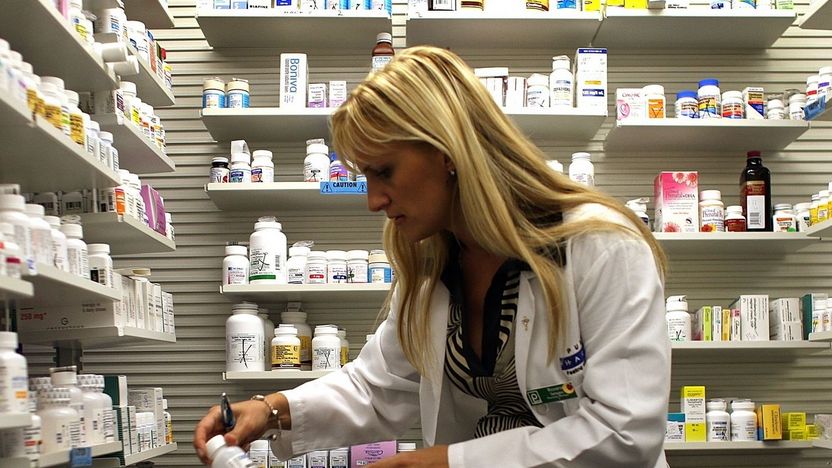 Alginian sodu to sól sodowa kwasu alginowego. Można go znaleźć w kosmetykach i lekach.