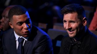 Kylian Mbappe: "Messi wszystko robi dobrze"