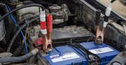 Rozładowany akumulator — co dalej? Jak awaryjnie uruchomić samochód?