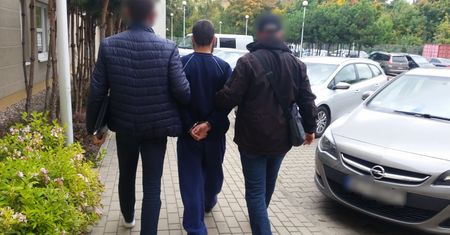 Zadźgał nożem ojczyma. Wpadł na Dworcu Centralnym w Warszawie