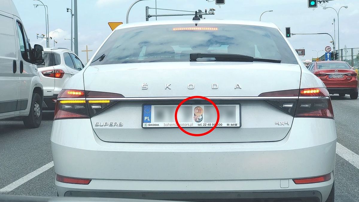 Po co ktoś zasłonił jedną z cyfr? Można się tylko domyślać...