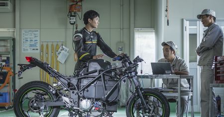 Motocykle elektryczne, hybrydowe i na wodór – Kawasaki ujawnia plany
