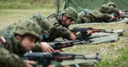 Rezerwiści w Polsce otrzymują wezwania na szkolenia. Ćwiczenia są obowiązkowe