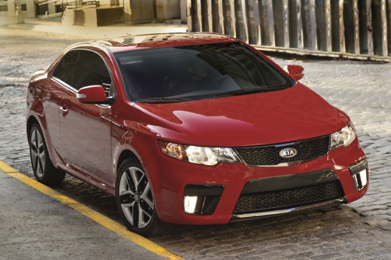 2010-Kia-Forte-Koup-13