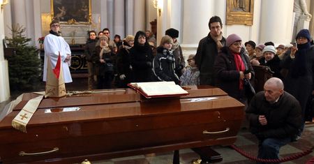Pożegnanie prymasa Glempa. Dziś msza żałobna