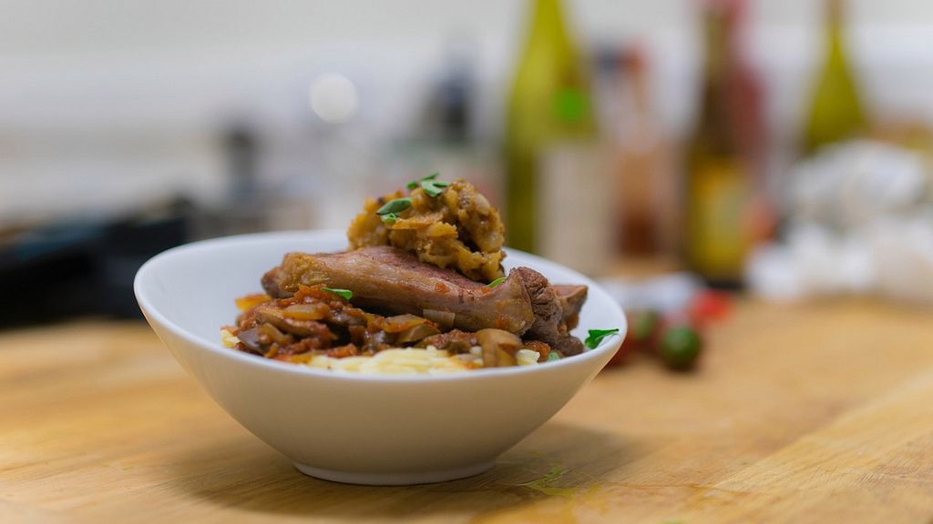 Gotowana łopatka z jagnięciny australijskiej (samo mięso)