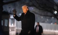 Trump: Chiny całkowicie przejmują Kanadę