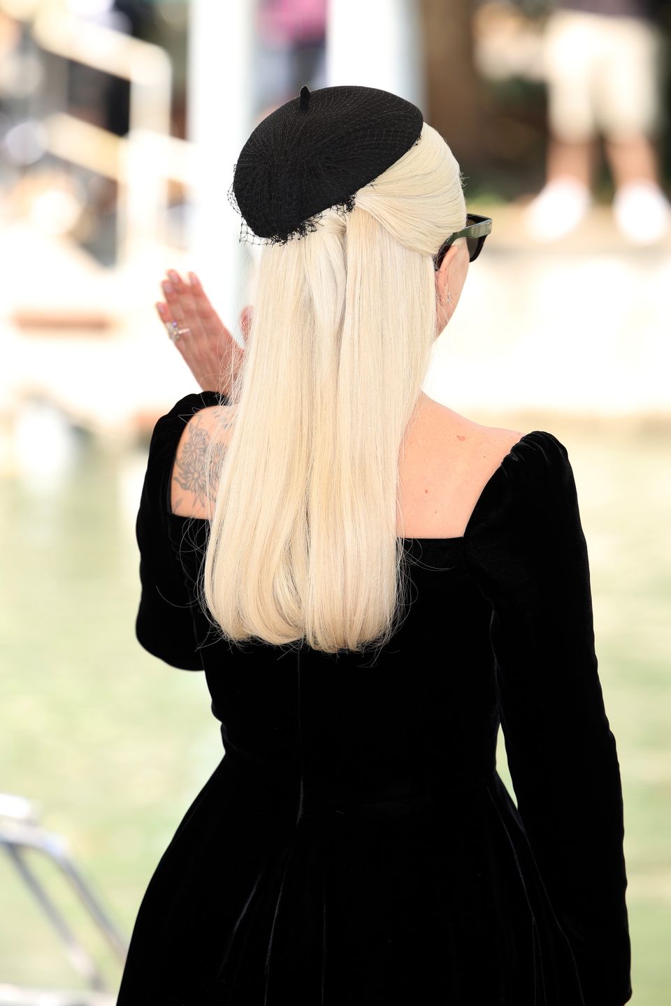 Lady Gaga eksponuje pierścionek zaręczynowy w Wenecji 
