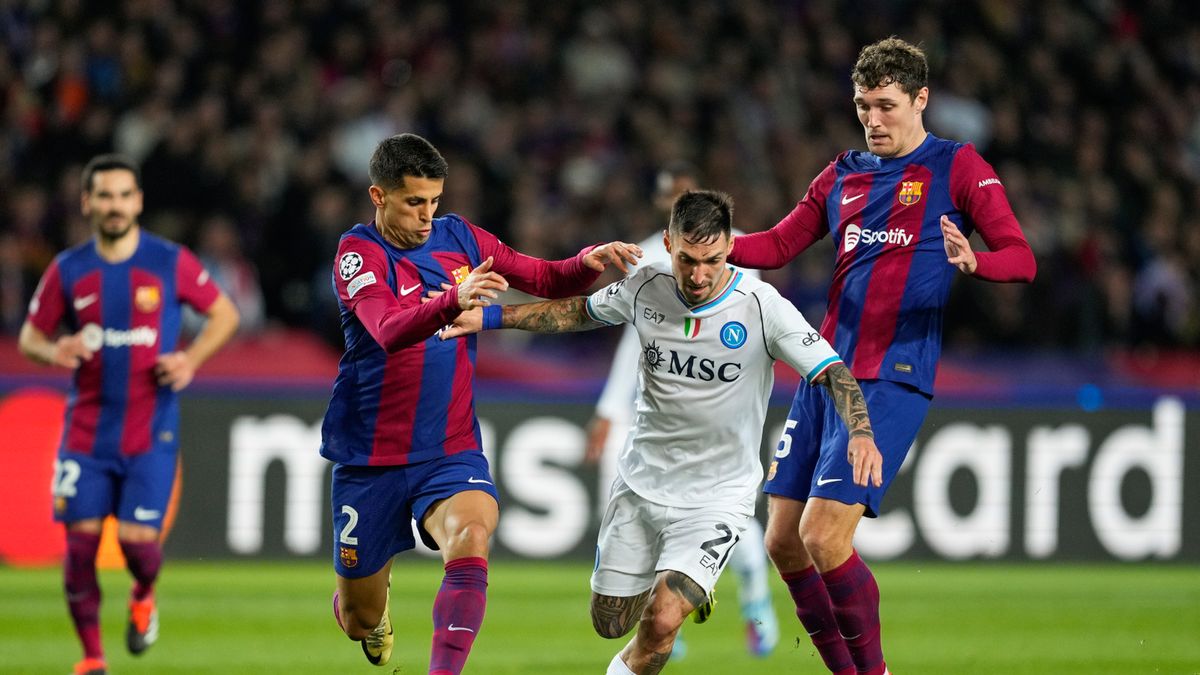 PAP/EPA / EPA/Alejandro Garcia / Na zdjęciu: Joao Cancelo, Matteo Politano i Andreas Christensen