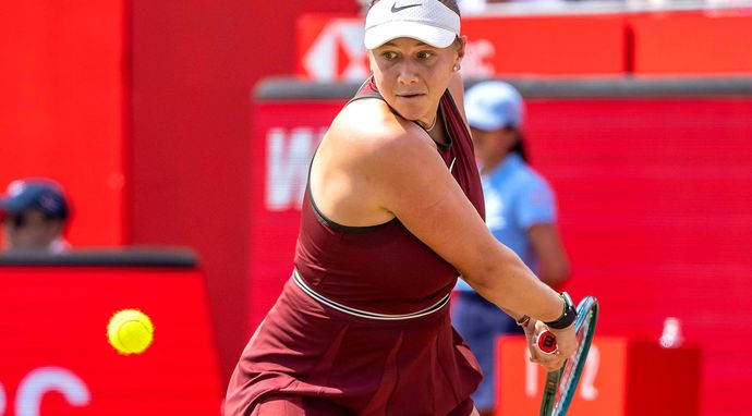 Tenis: Turniej WTA w Londynie - mecz 1. rundy gry pojedynczej