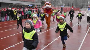 Inowrocław: Mikołajowe Biegi przyciągnęły tłumy najmłodszych