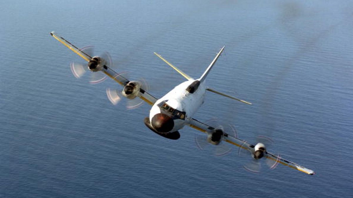 Maszyna, która miała wlecieć w przestrzeń powietrzną Iranu, to  US Navy EP-3E