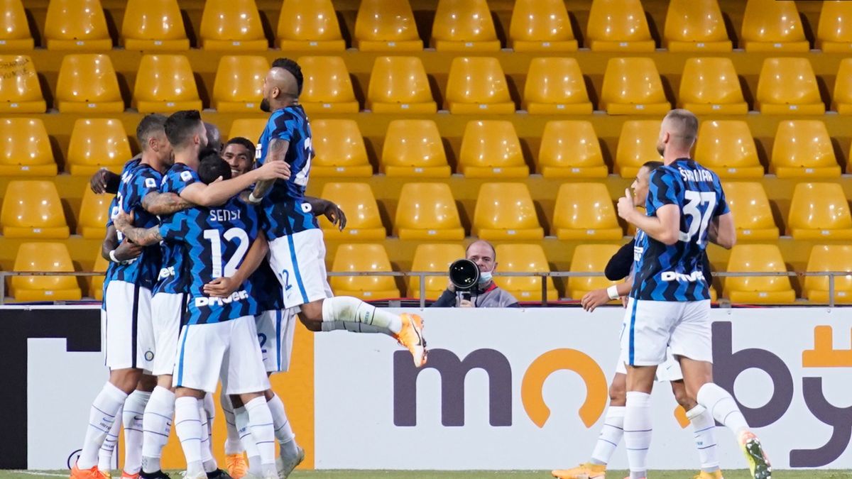 PAP/EPA / MARIO TADDEO / Na zdjęciu: radość piłkarzy Interu Mediolan