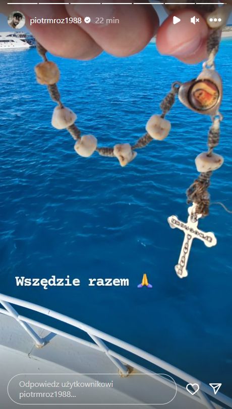 Piotr Mróz pokazał różaniec (fot. InstaStories)