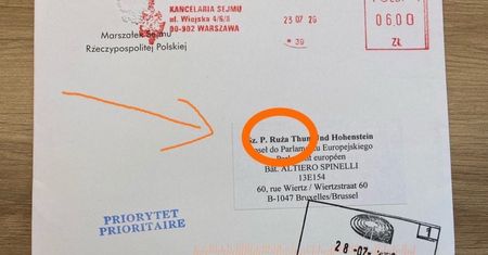 Zaprzysiężenie prezydenta. Róża Thun pokazała zaproszenie. Błąd w imieniu europosłanki