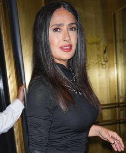 Zmysłowo! 58-letnia ikona czaruje w mini. Salma Hayek wciąż "to" ma