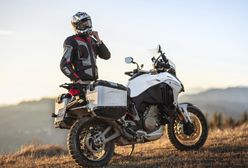 Ducati Multistrada V4 S z systemem ułatwiającym podnoszenie motocykla