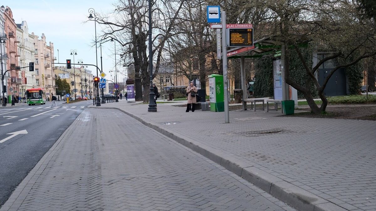 Przystanek autobusowy Plac Litewski 02