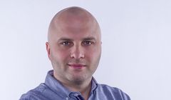 Jan Domański w dziale sprzedaży hybrid.ai w Polsce