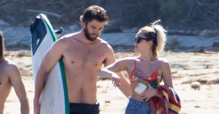 Związek Miley Cyrus i Liama Hemswortha kwitnie na plaży w Malibu (ZDJĘCIA)