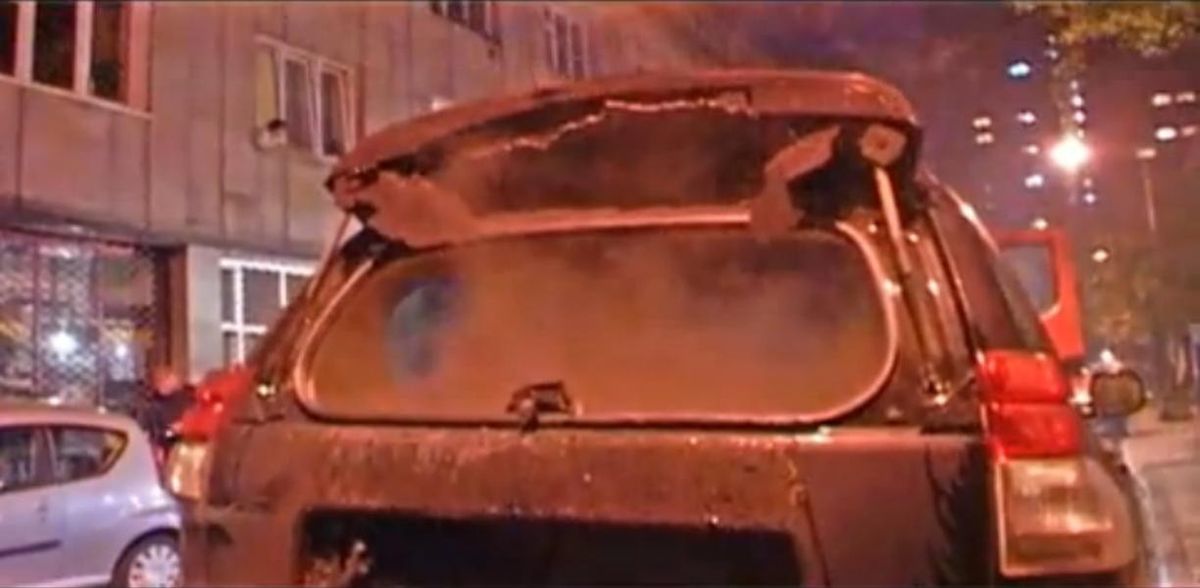 Płoną kolejne samochody przy ulicy Oleandrów