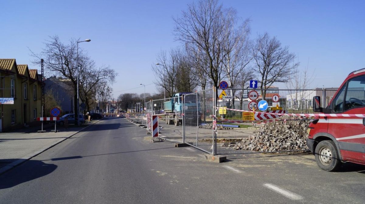 Śląskie. Od poniedziałku szykują się kolejne zmiany na ulicy Tarnogórskiej w Gliwicach – w miejscu, związane z budową Centrum Przesiadkowego.