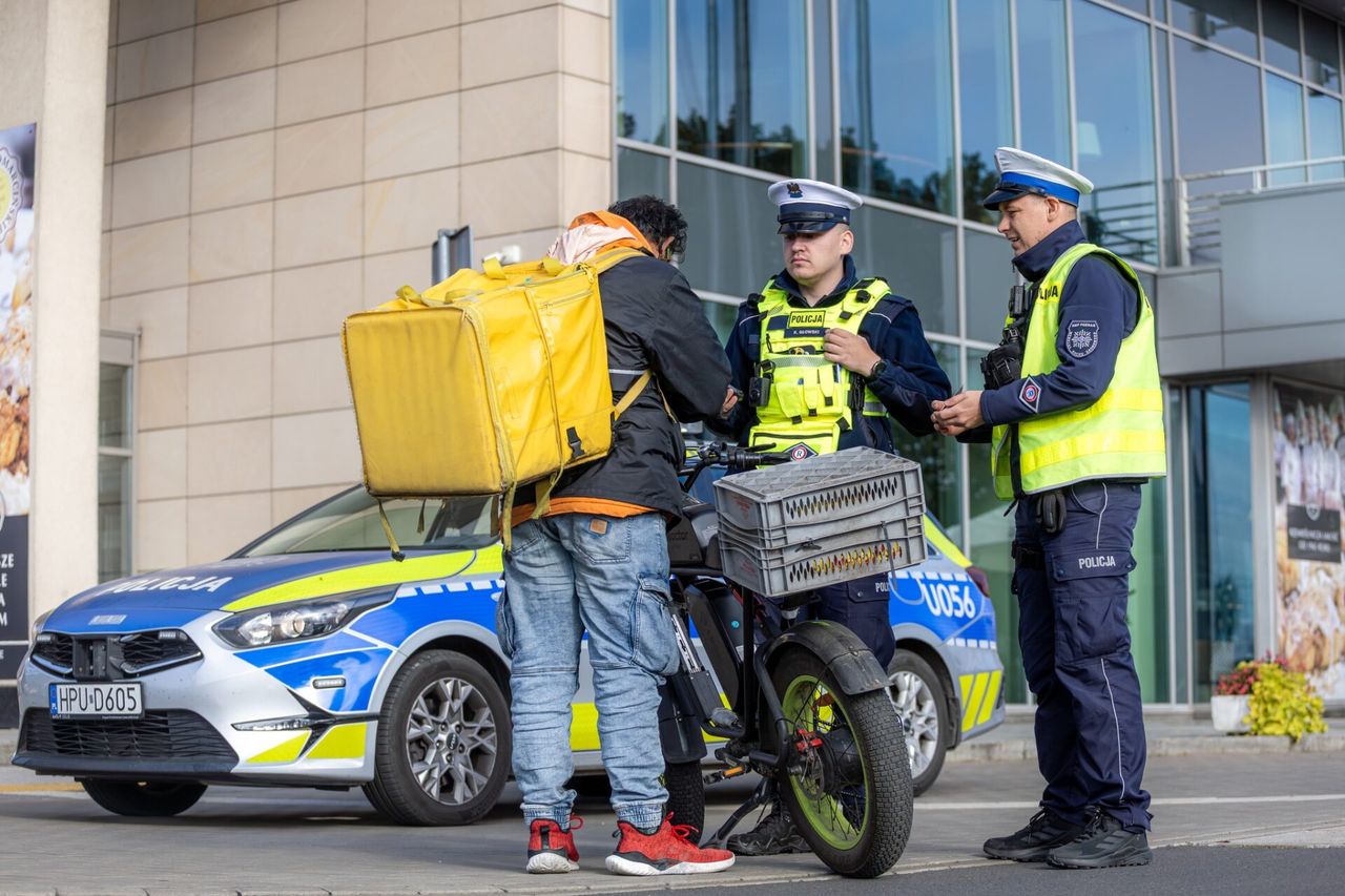 Poznań: Policja kontrolowała użytkowników hulajnóg i rowerzystów. Jakie wykroczenia odnotowano?