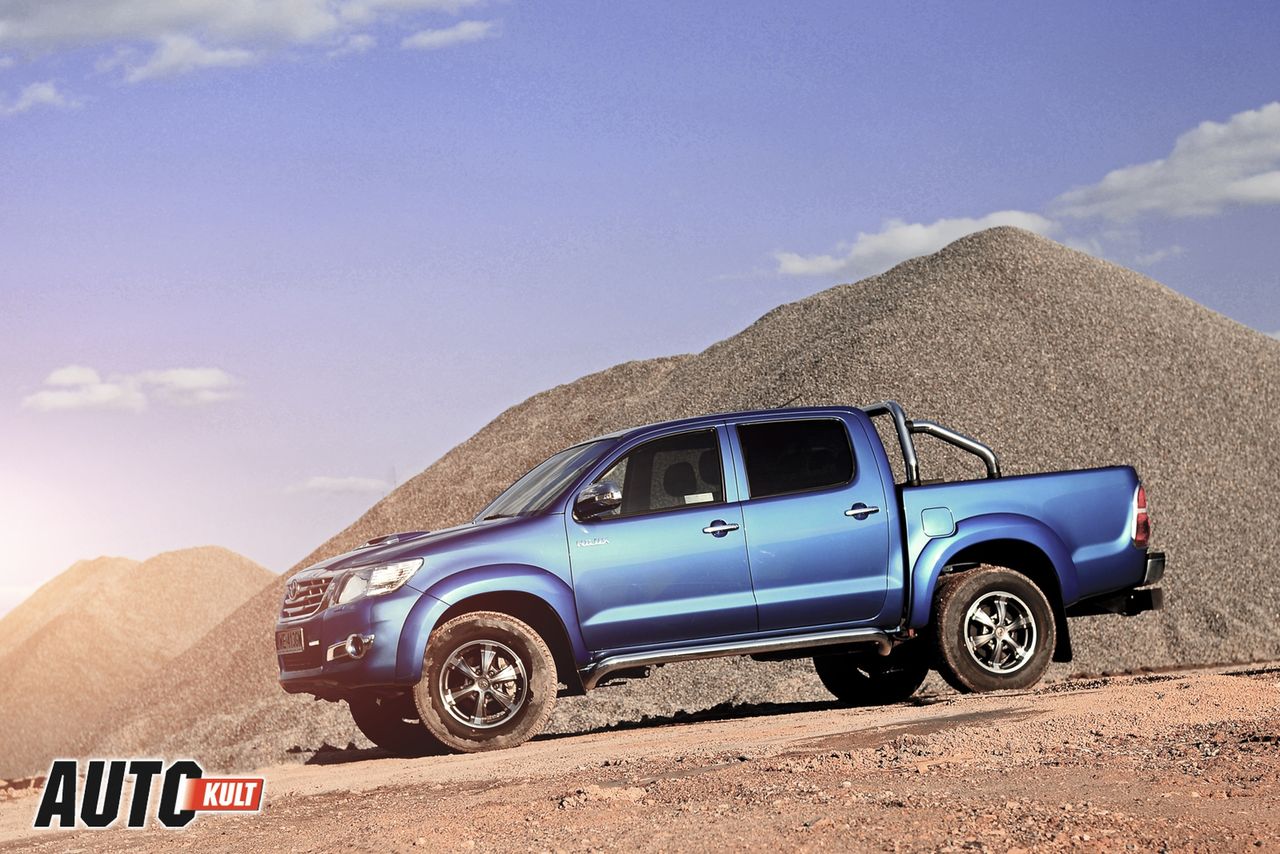 Toyota Hilux SR5 3,0 D4D A/T - test