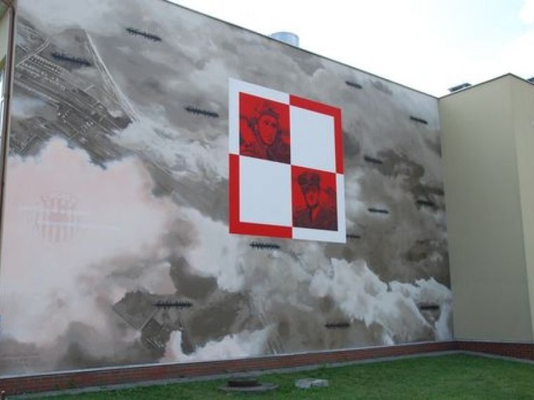 Hołd dla polskich lotników. Na Gocławiu powstał nowy mural