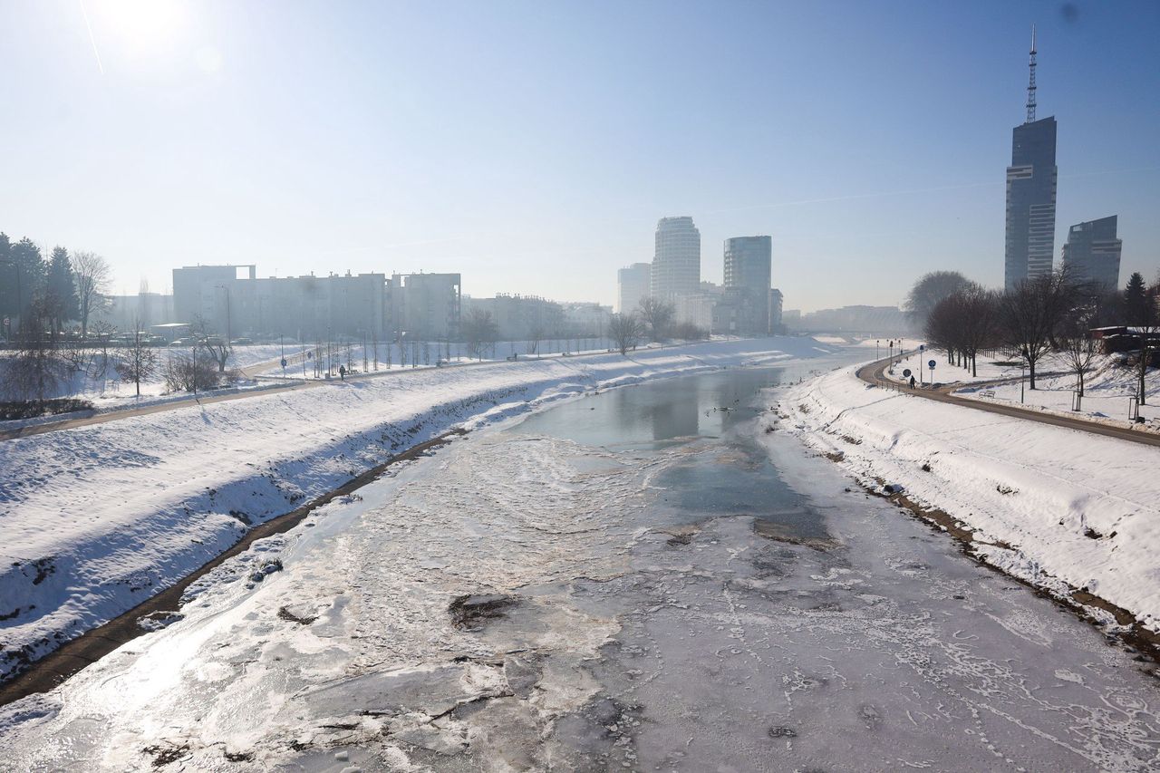 Rzeszów: Zachwycający widok. Urokliwy Wisłok w mroźnej szacie