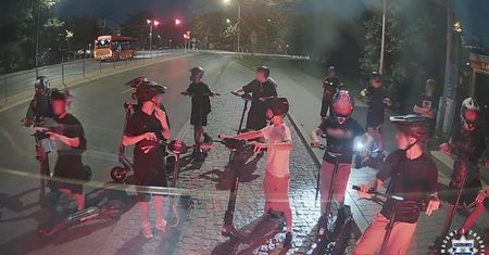 Policja namierza grupę młodych osób na hulajnogach. "Identyfikacja pozostałych jest kwestią czasu"