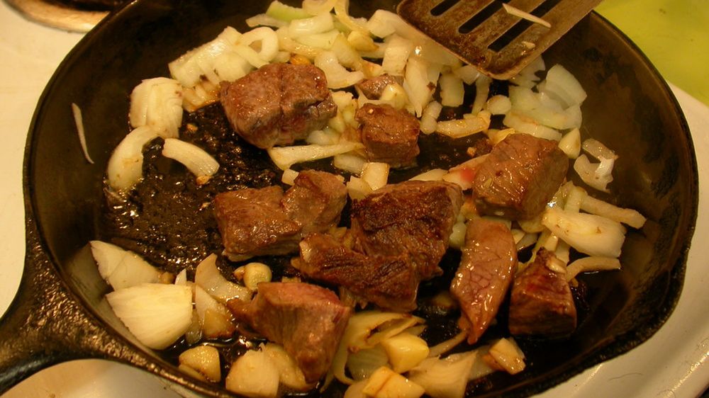 Zrazowe górne opiekane mięso z bizona (samo mięso)