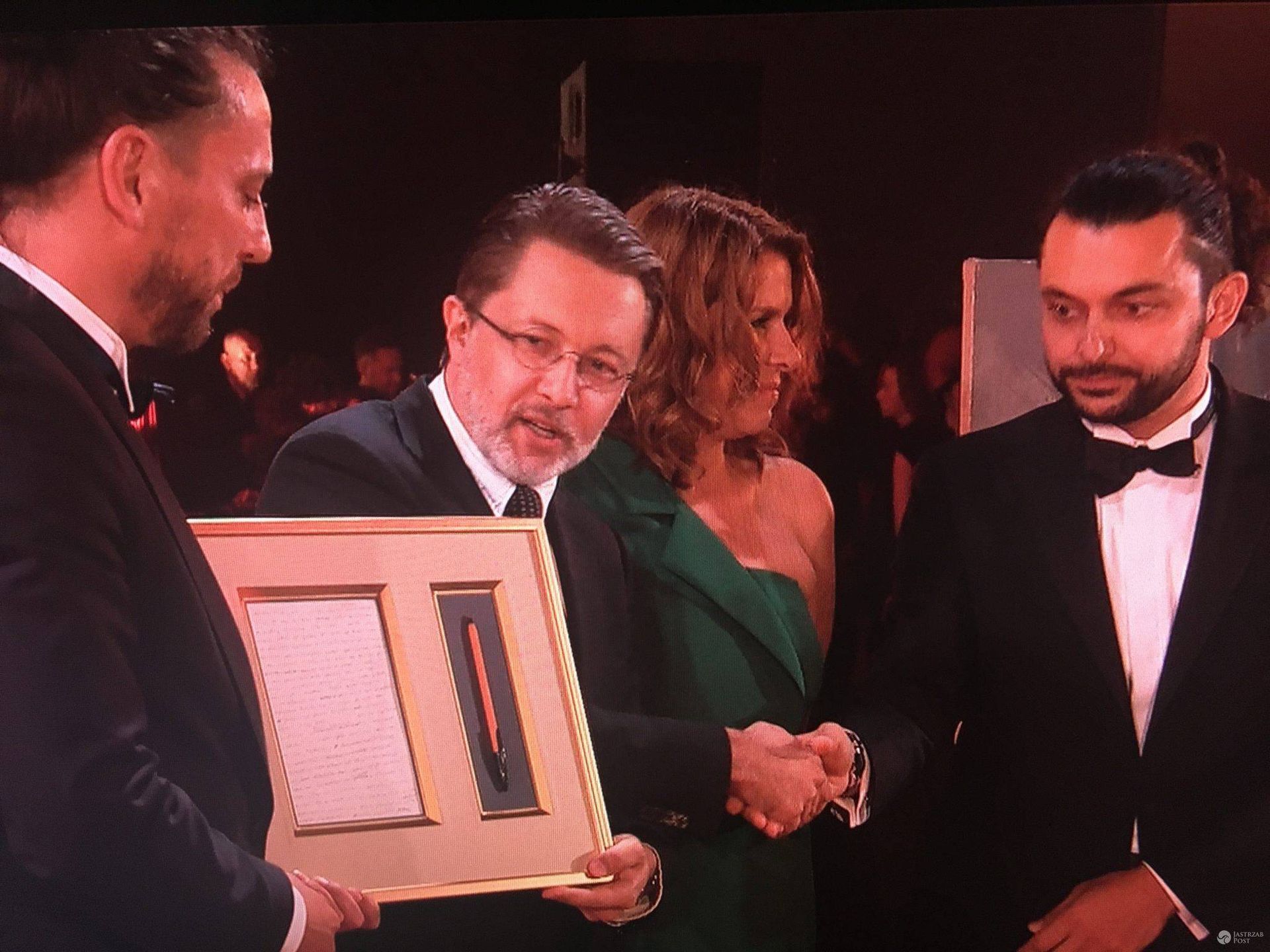 Kamil i Emil Haidar na balu TVN 2016 wylicytowali rękopis Wisławy Szymborskiej za 240 tys. zł