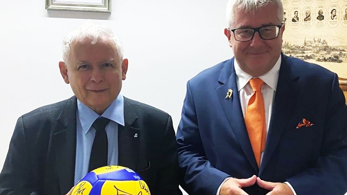 Ryszard Czarnecki (z lewej) przekazał, czym interesuje się prezes PiS Jarosław Kaczyński