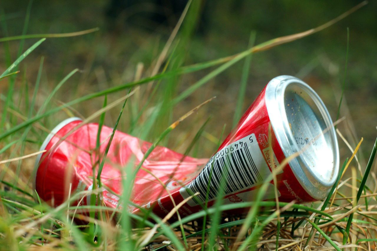 More and more young people are drinking energy drinks.