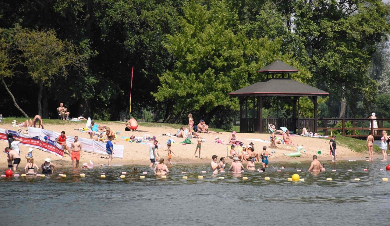 Kruszwica: Ruch pod Mysia Wieżą i na plaży. Turyści nie zawiedli